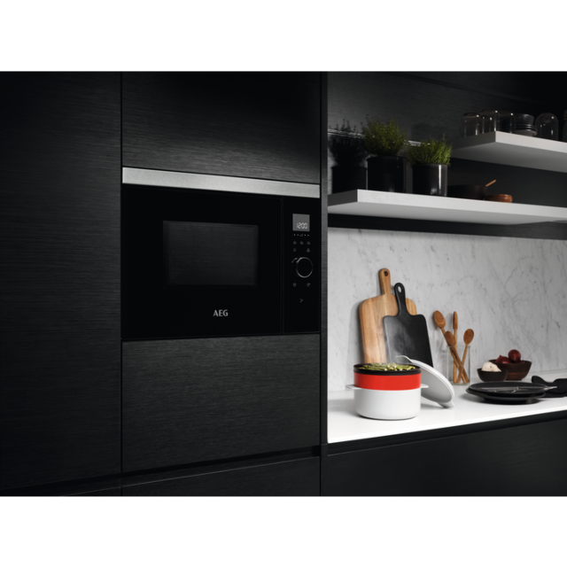 AEG MBE2658SEM 900W Built-In Microwave and Grill